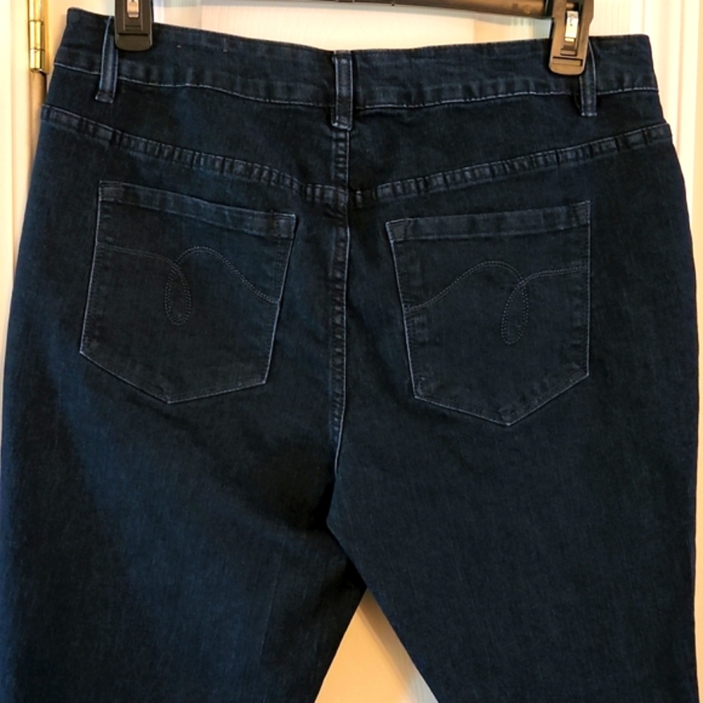 Avenue Skinny Jeans - Size 16 Average